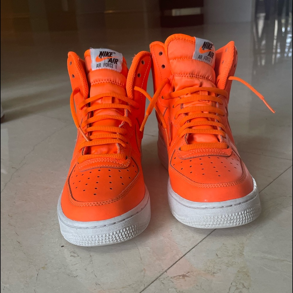 Air Force Nike Neon Orange high 1 size: y5.5